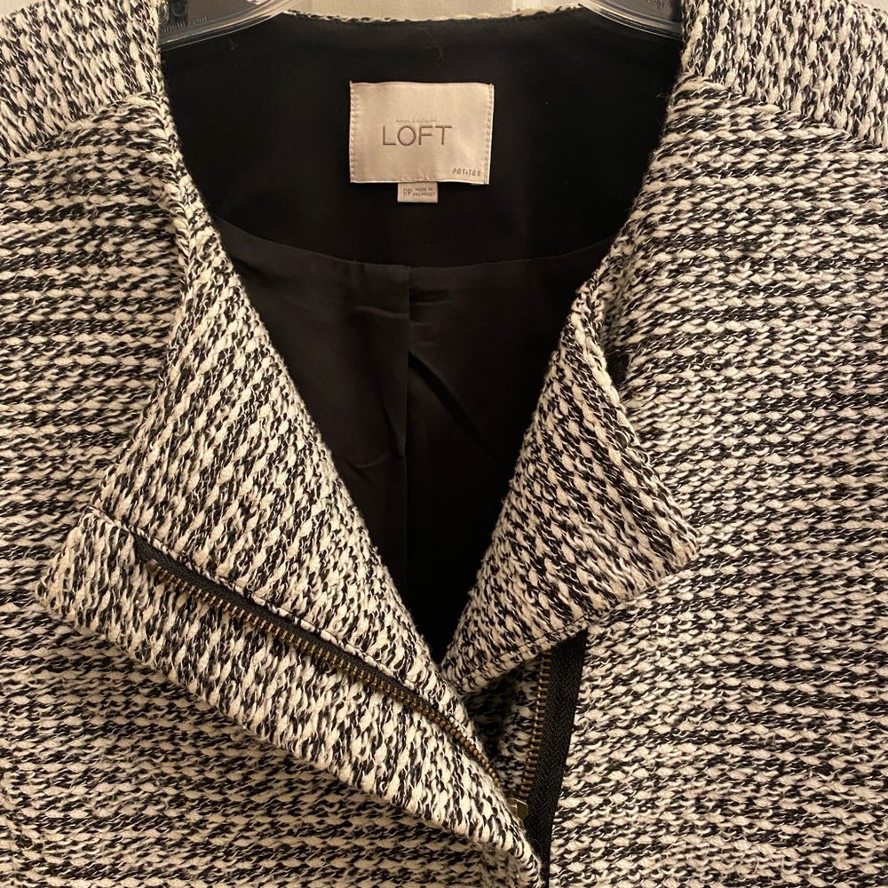 Loft Jacket - Picture 2 of 5
